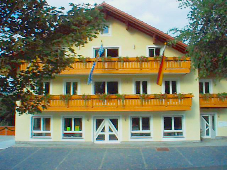 1999 - Unternehmensgründung - Baufachzentrum Hohenbogen