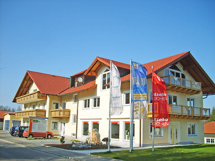 2007 - Erweiterung um ein Küchenstudio - Baufachzentrum Hohenbogen